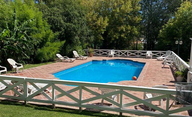 Hotel en Villa Gral Belgrano (Cas-0006)