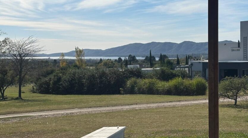 Venta casa a estrenar en Los Reartes