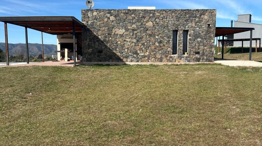 Venta casa a estrenar en Los Reartes